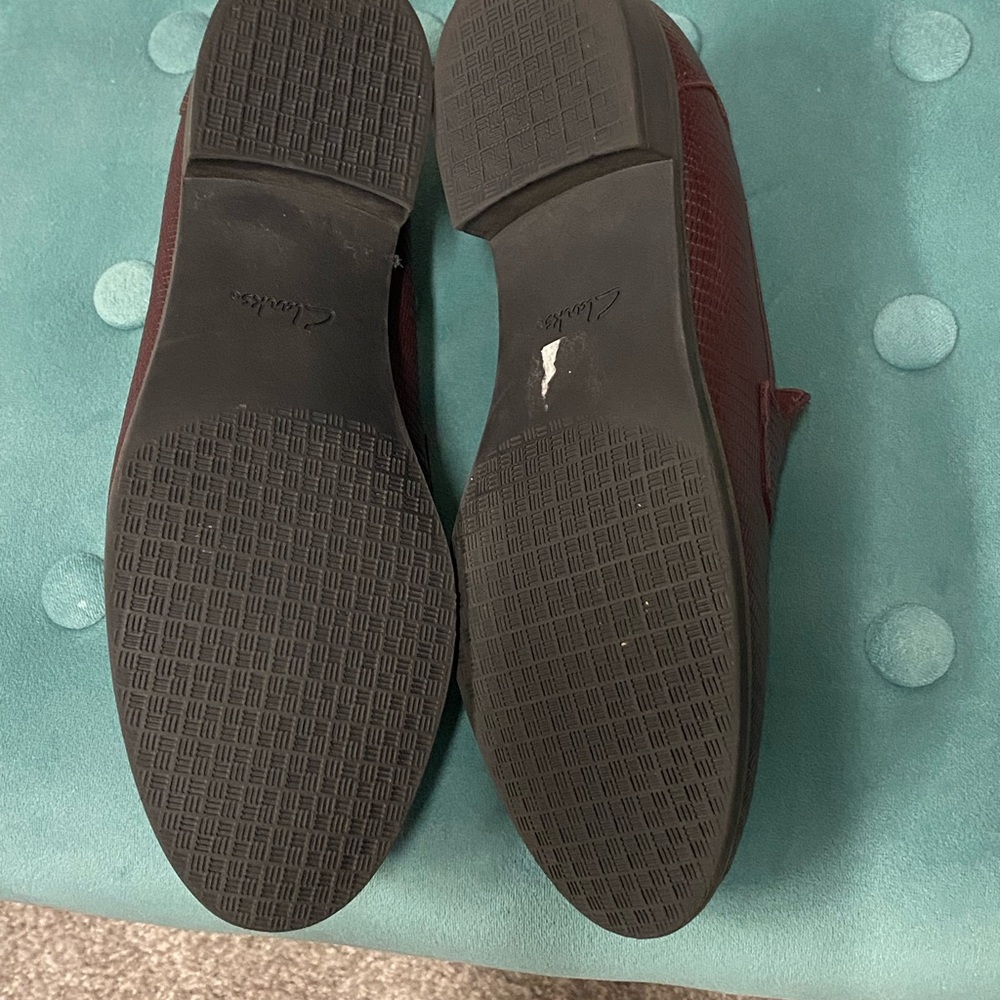 Women’s Clark’s 8.5 US Trish Rose Leather Burgundy Loafers - Picture 4 of 11